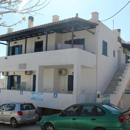 Hippocampus 2' Walk From The Sea Aparthotel Moutsouna