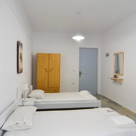Hippocampus 2' Walk From The Sea Aparthotel 3*